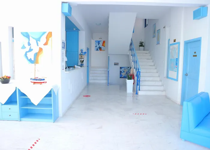 Danae Hotel 2*
